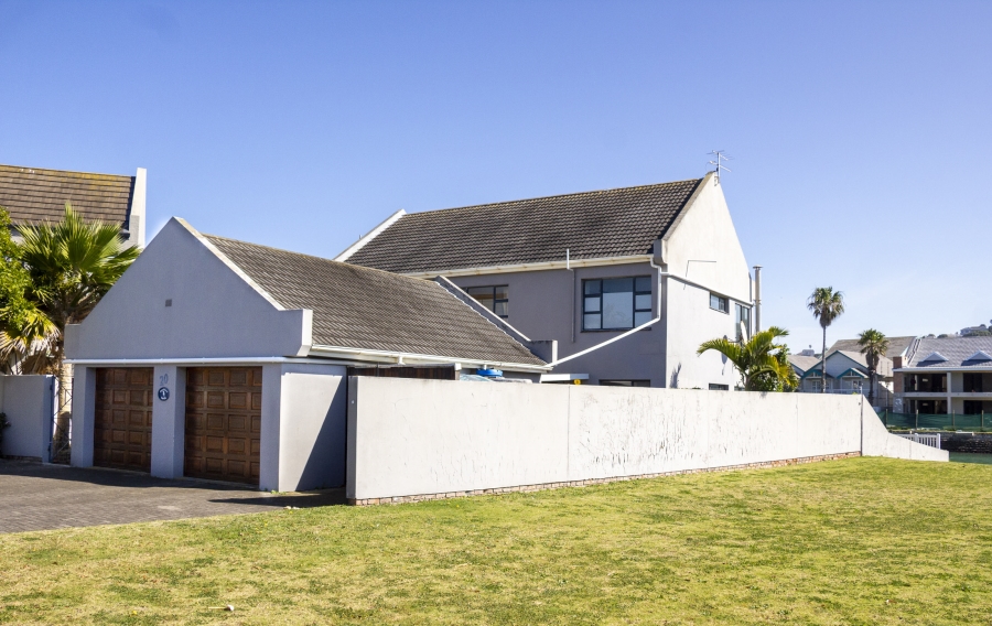 4 Bedroom Property for Sale in Royal Alfred Marina Eastern Cape